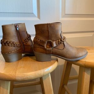 Ladies Tan Ankle Boots 7.5M